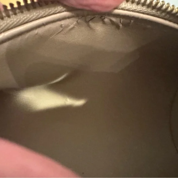 Louis Vuitton Monogram Vernis Bedford Bag - Picture 10 of 11